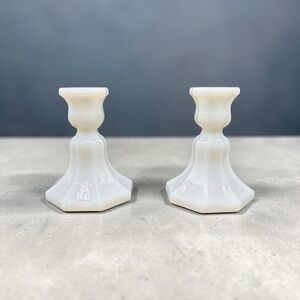 VINTAGE WHITE MILK GLASS CANDLESTICK HOLDERS PAIR